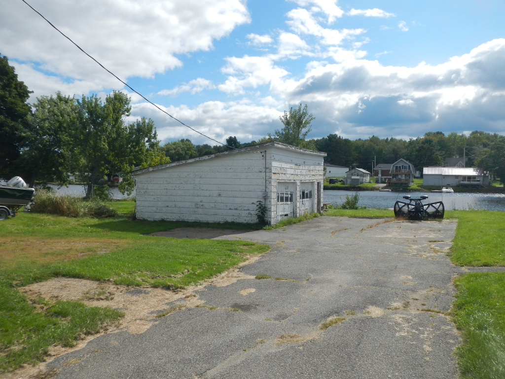 11 Lake St, Lincoln, Maine 04457, 4 Bedrooms Bedrooms, 11 Rooms Rooms,1 BathroomBathrooms,Waterfront Camp/House,Active,Lake,1000